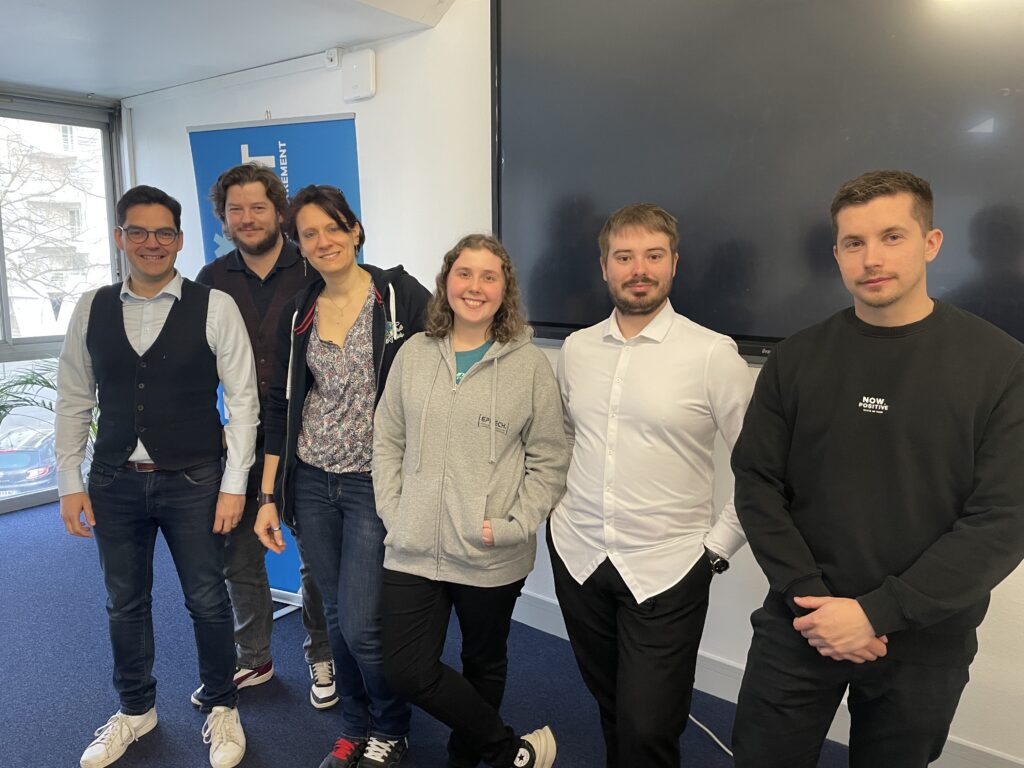 Équipe pédagogique Epitech Rennes avec Get Out et un ancien étudiant